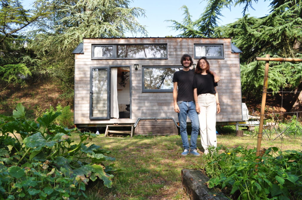 tiny house couple